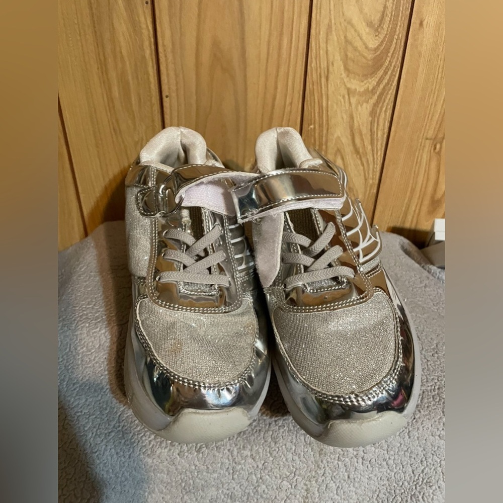 Shiny Silver Girls Heeleys